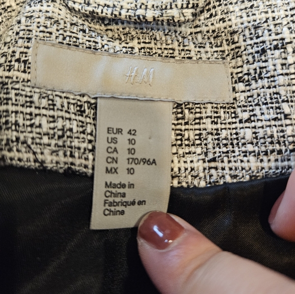 H&M gathered sleeves blazer - Picture 4 of 4